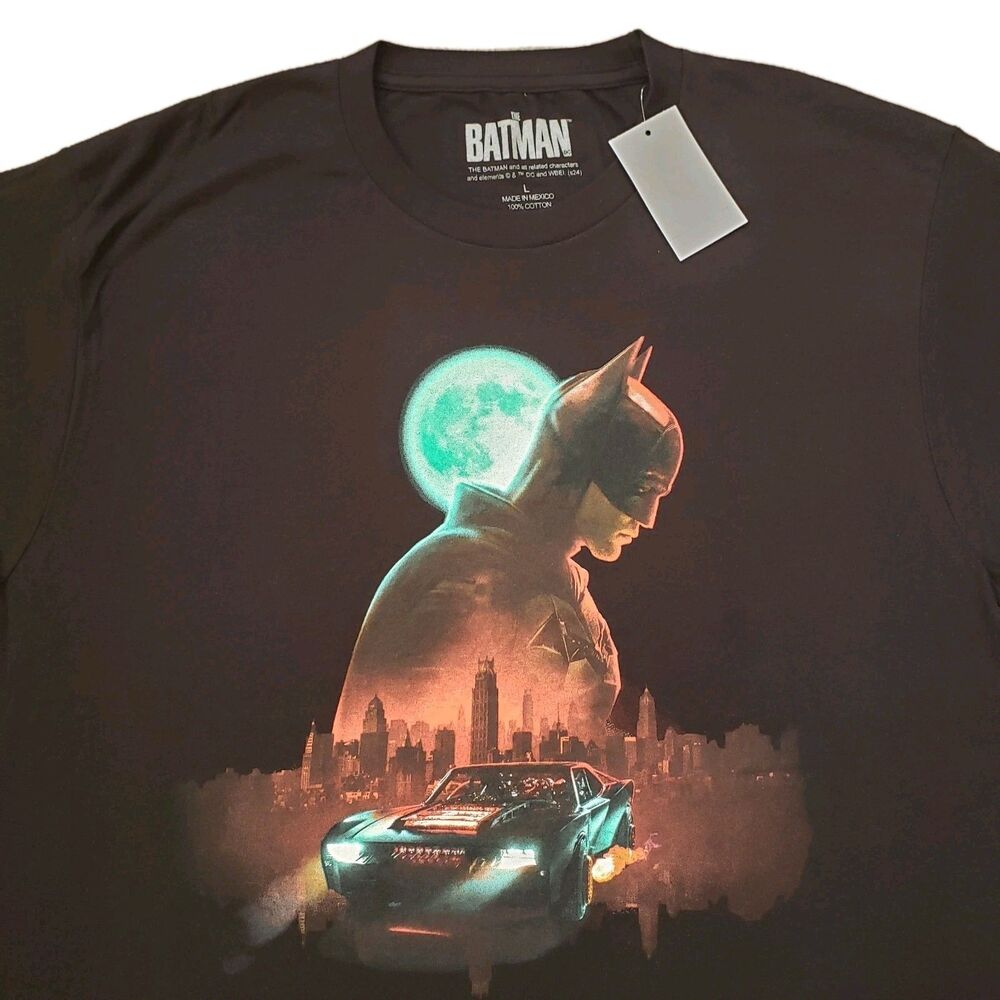 2022 The Batman Sz Large Mens Black Batmobile NWT T-Shirt Moon Gotham DC Comics